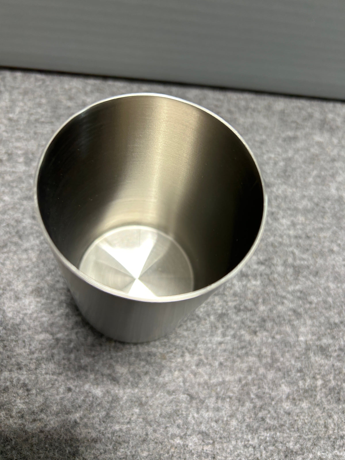 ZACK 40129Y タンブラー:容器の開口部と底まで見える内部