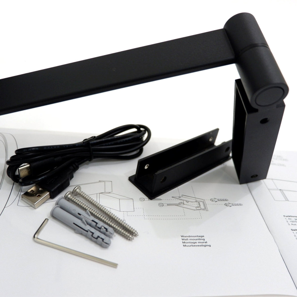 ZACK 40583 LINEA マットブラックのLEDメイクアップミラー:USBケーブル・ねじ・プラグ・六角レンチの付属品