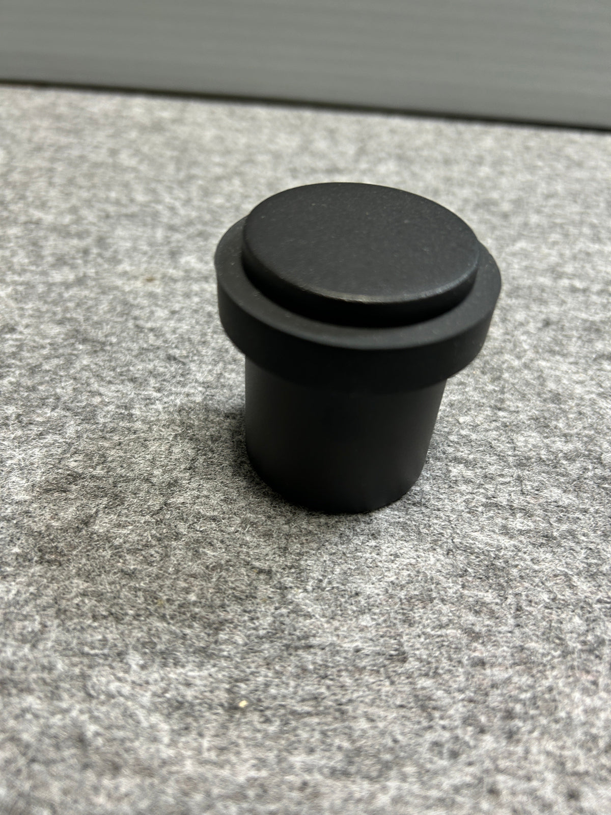 ZACK 50633Y ドアストッパー:本体を斜め上から見た全体