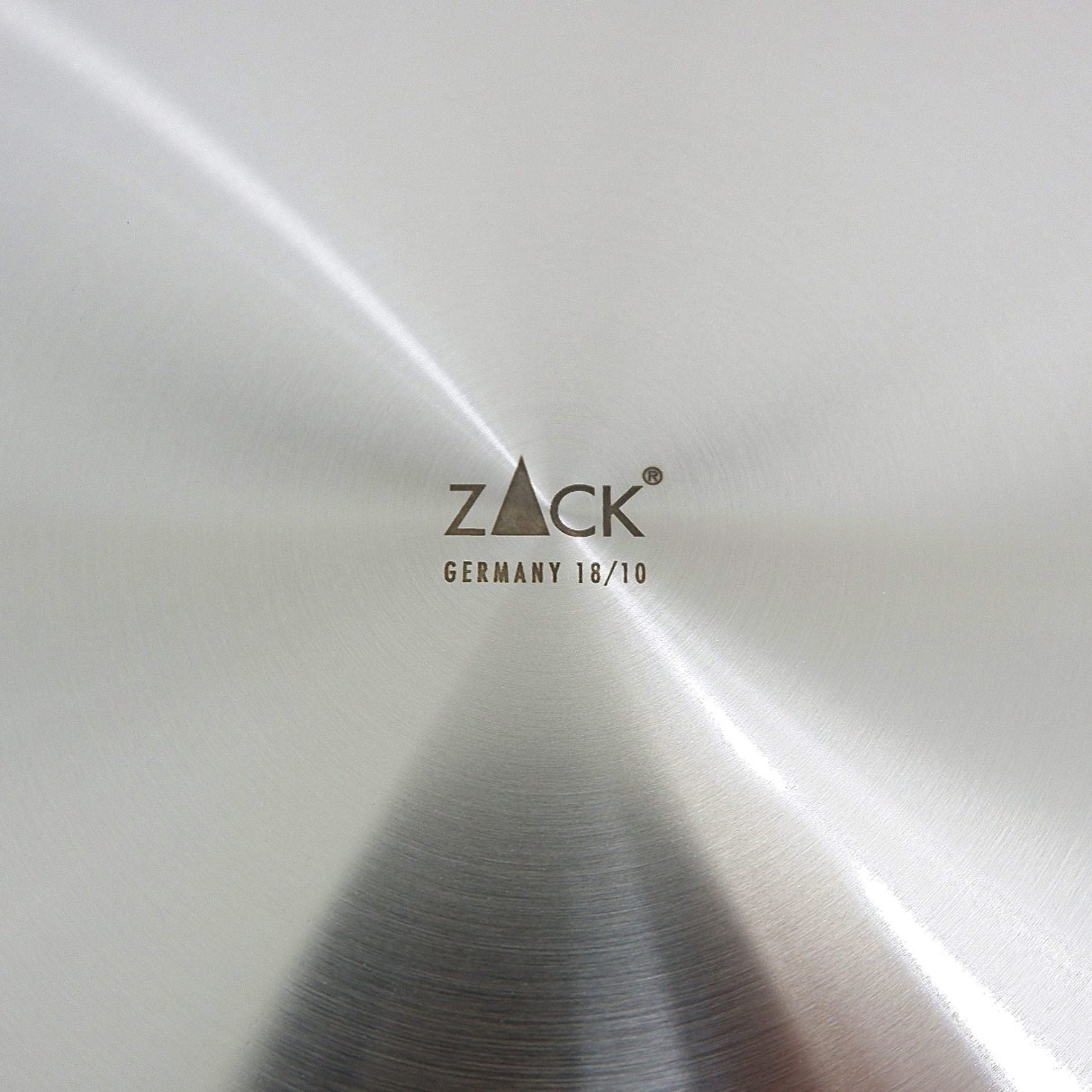 トレイ｜20523 ACIO HL ラウンドトレー 直径26cm 高さ1cm 18/10ステンレス製 ヘアライン仕上げ