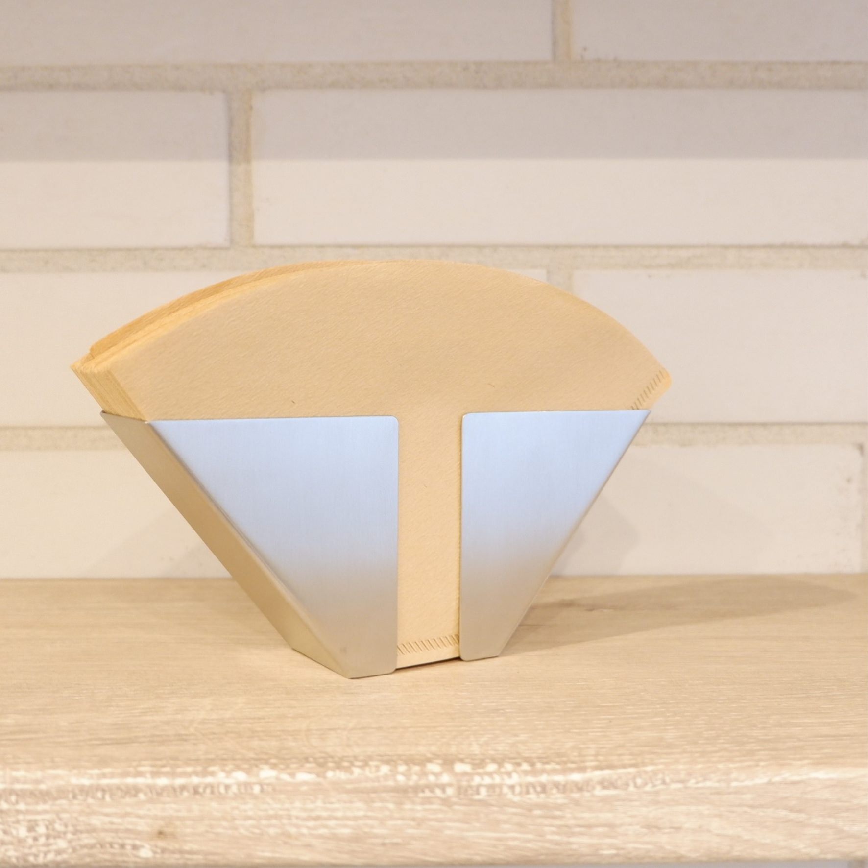 コーヒーフィルターホルダー｜20744 NUNO HL 壁付けコーヒーフィルターケース 高さ12cm 幅19cm 18/10ステンレス製 ヘアライン仕上げ