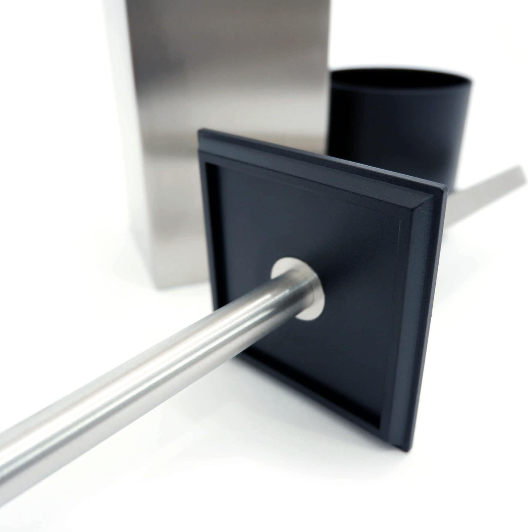 トイレブラシ｜40490 CARVO HL 壁設置タイプ トイレ掃除 長さ41.7cm ケース幅8cm 奥行き10.2cm 18/10ステンレス製 ヘアライン仕上げ SP50