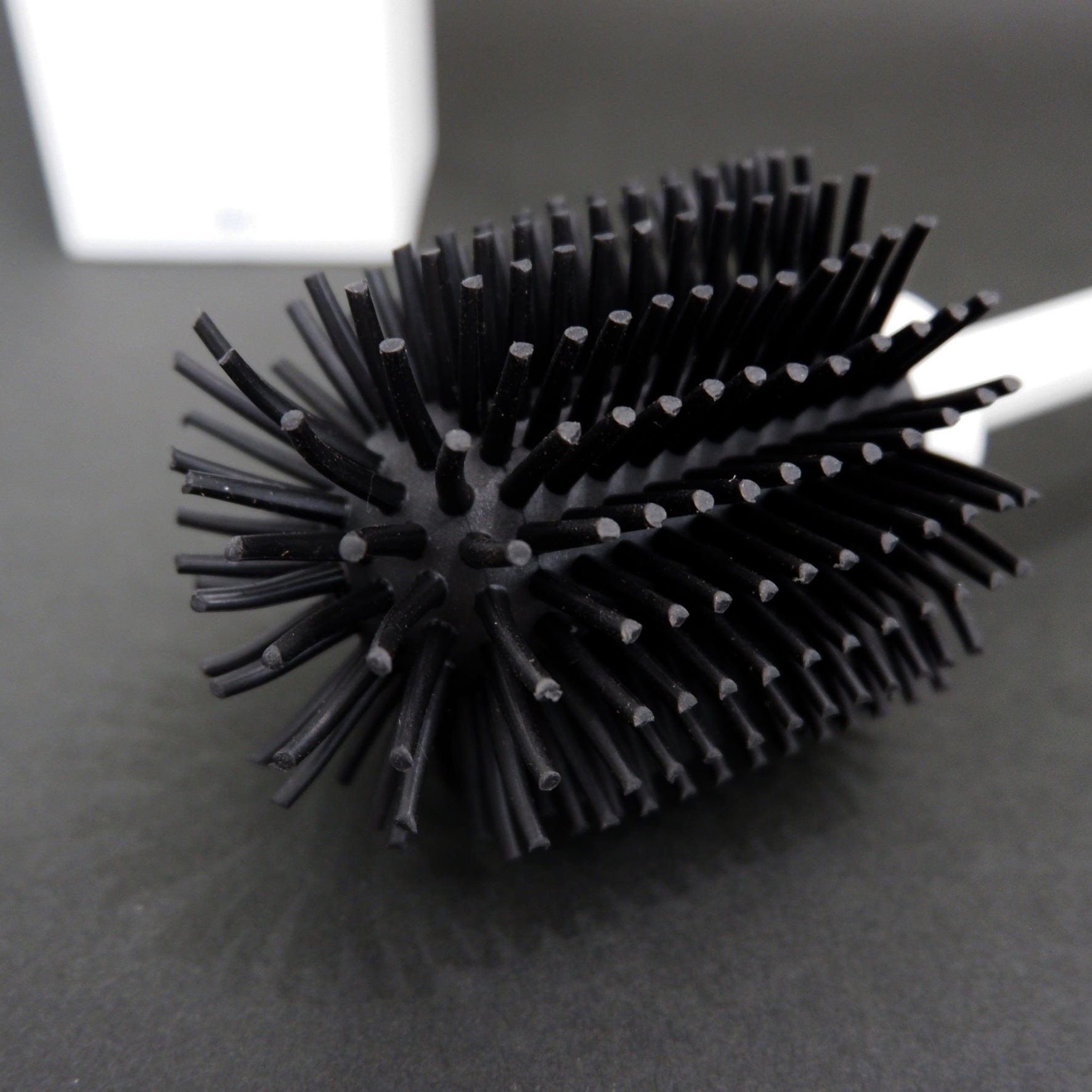 トイレブラシ｜40820 CARVO MW 床置きタイプ トイレ掃除 長さ41.7cm ケース幅8cm ケース奥行き8cm 18/10ステンレス製 マットホワイト SP50