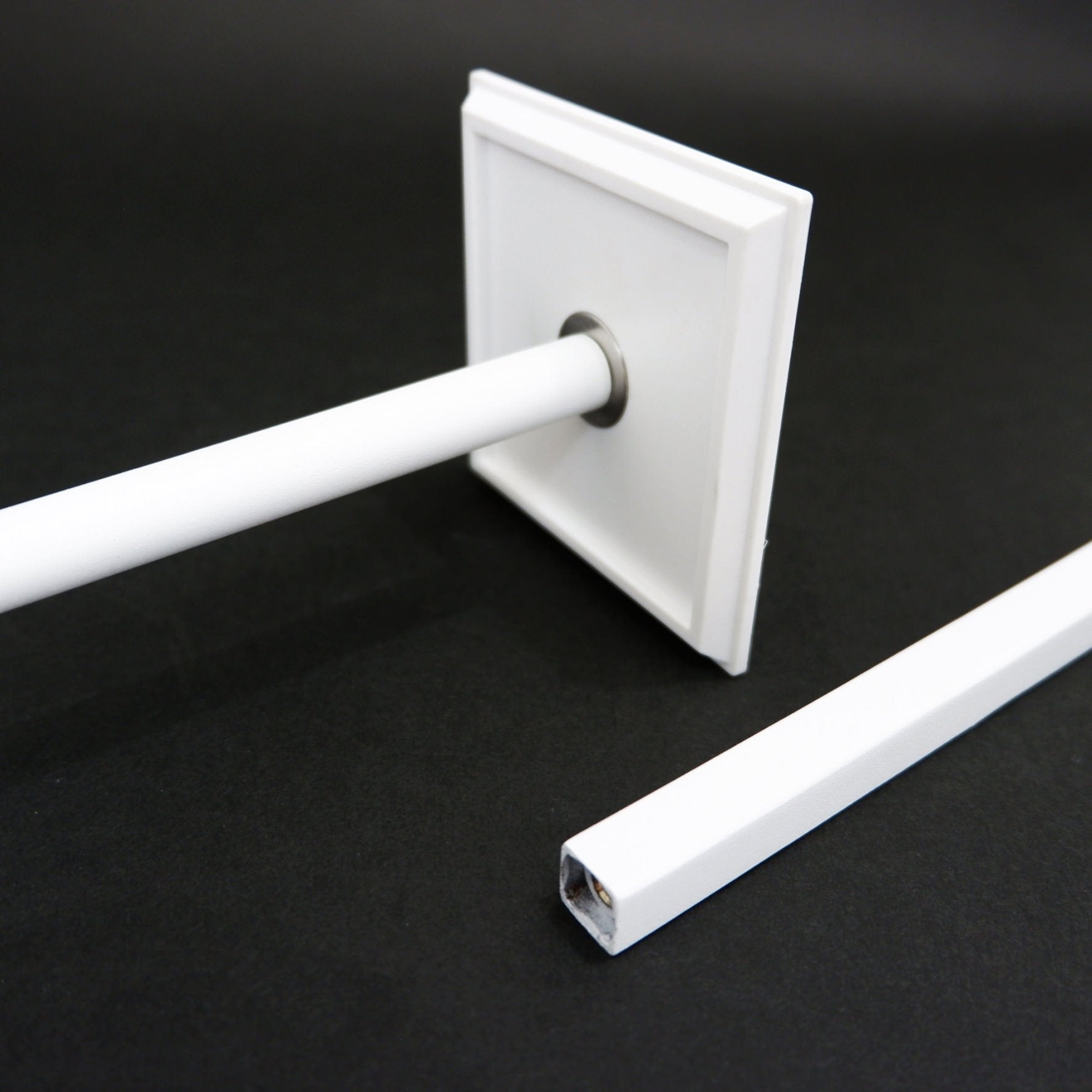 トイレブラシ｜40820 CARVO MW 床置きタイプ トイレ掃除 長さ41.7cm ケース幅8cm ケース奥行き8cm 18/10ステンレス製 マットホワイト SP50