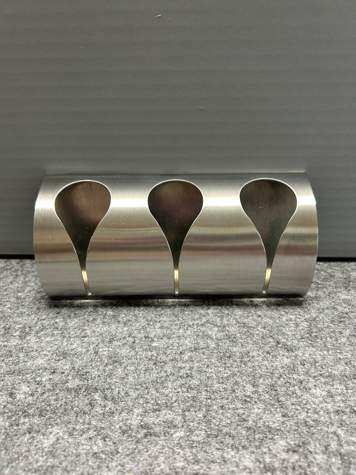ZACK 40149Y タオルクリップ：3つのクリップを正面から見た本体全体