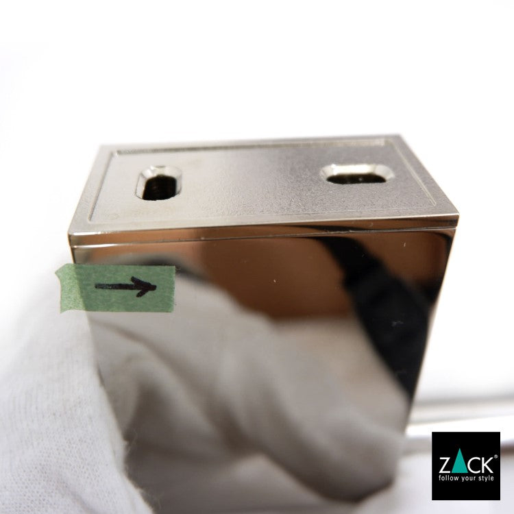 ZACK 40459B タオルバー：取付台座裏面の壁固定部分の形状