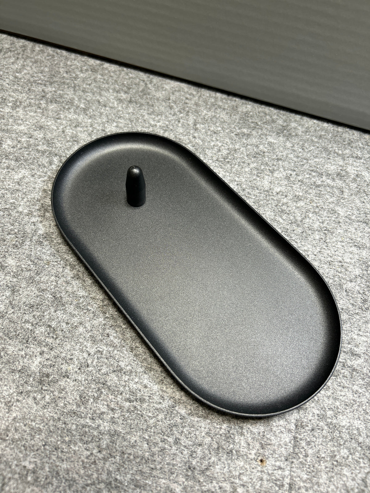 ZACK 40525Y メイクアップミラー：支柱取付部を備えたトレー状の台座
